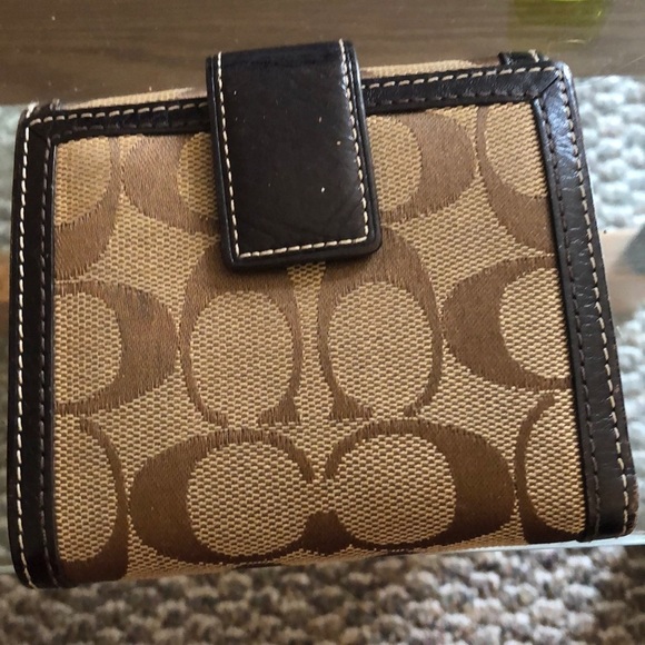 Coach Handbags - COACH authentic wallet